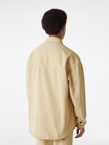 Bershka Regular Fit Skjorte i beige