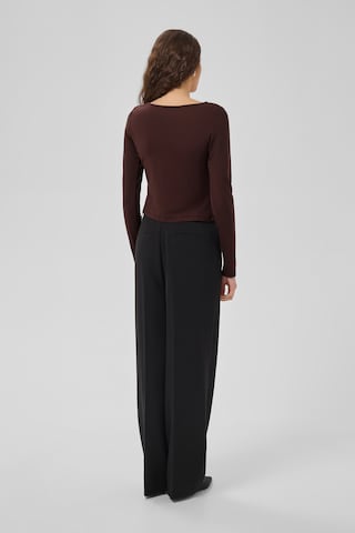 My Essential Wardrobe - Blusa en marrón