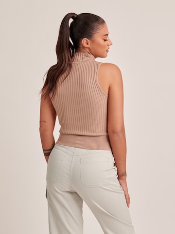 ABOUT YOU x Antonia Top 'Claire' in Beige