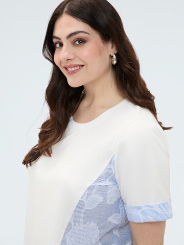 Fiorella Rubino - Camiseta en blanco