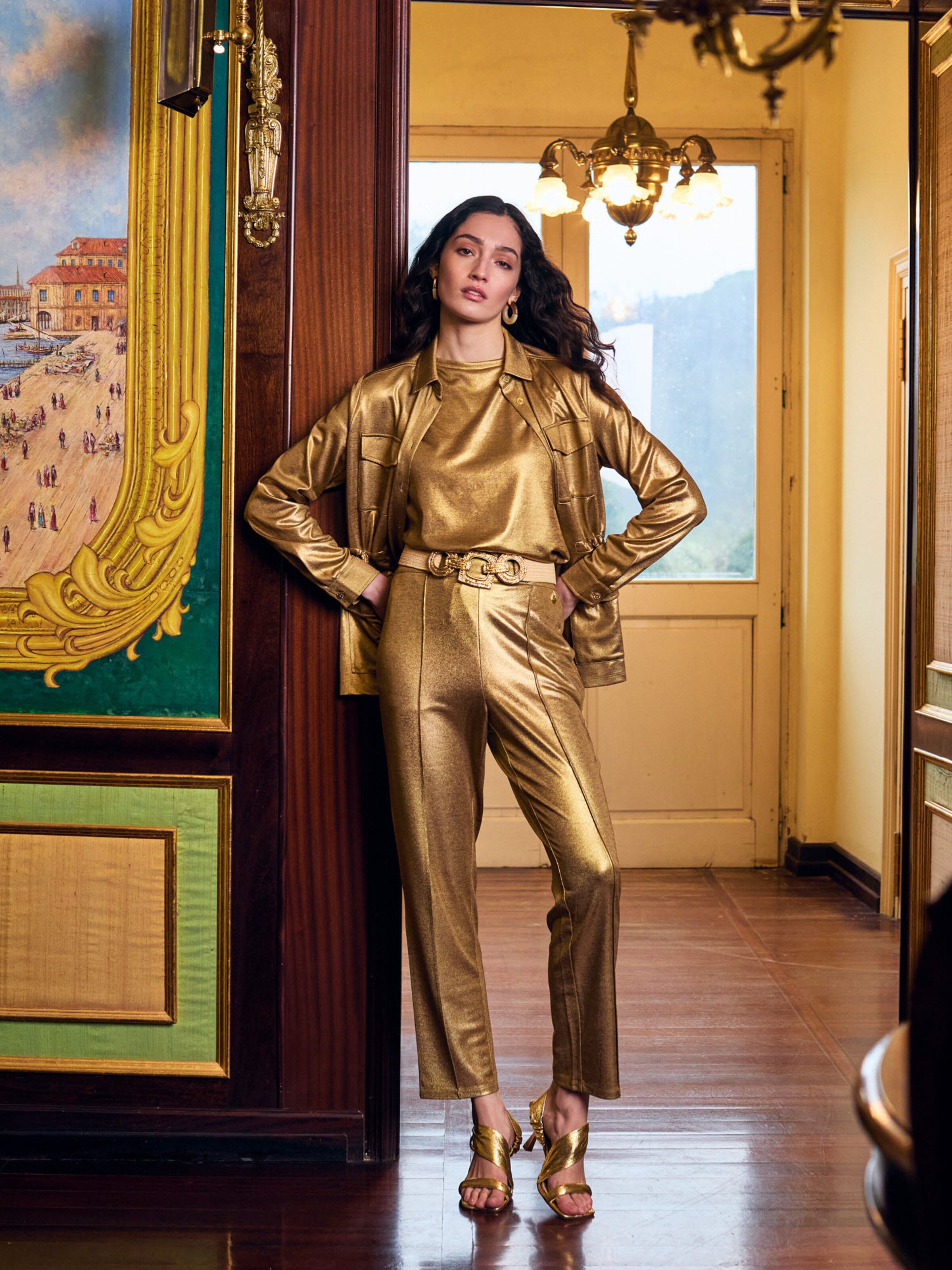 Lola Casademunt Tričko – zlatá