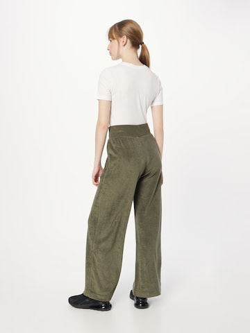 Wide Leg Pantalon Nike Sportswear en vert