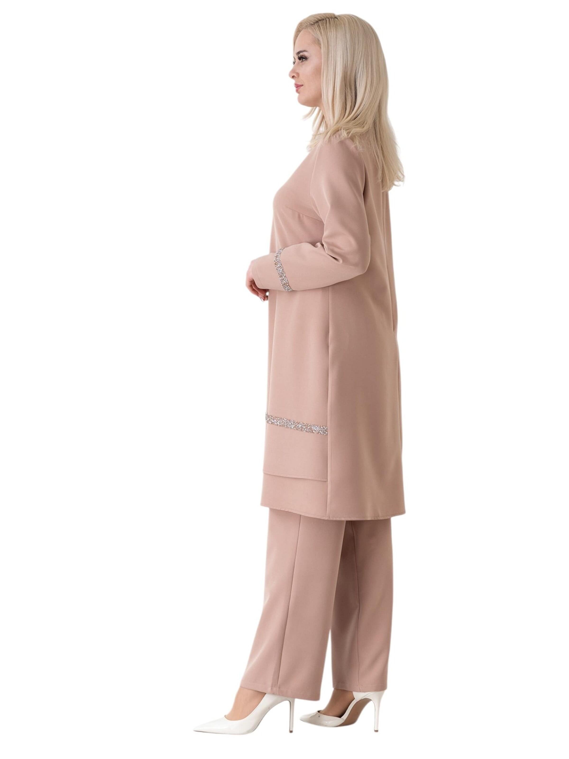 Completo pantalone 'NEVRA' di fashionshowcase in beige