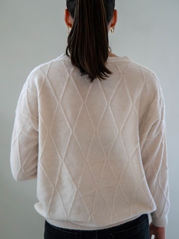 WEARABLE STORIES Pullover 'Manou' in Beige