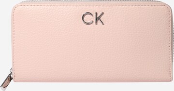 Calvin Klein Regular Wallet in : front