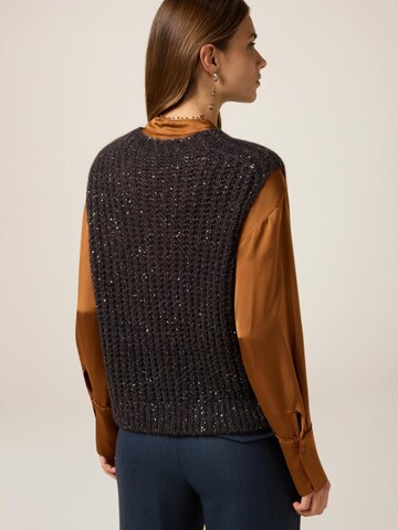 Pullover di oltre in grigio
