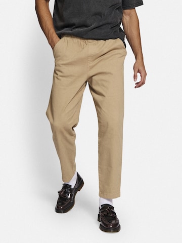 Redefined Rebel Loose fit Trousers 'Arian' in Brown: front