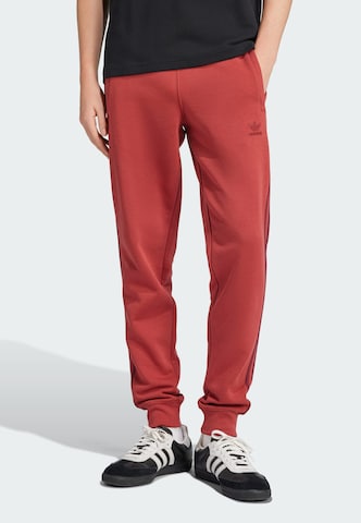 ADIDAS ORIGINALS - Tapered Pantalón 'Adicolor' en rojo: frente