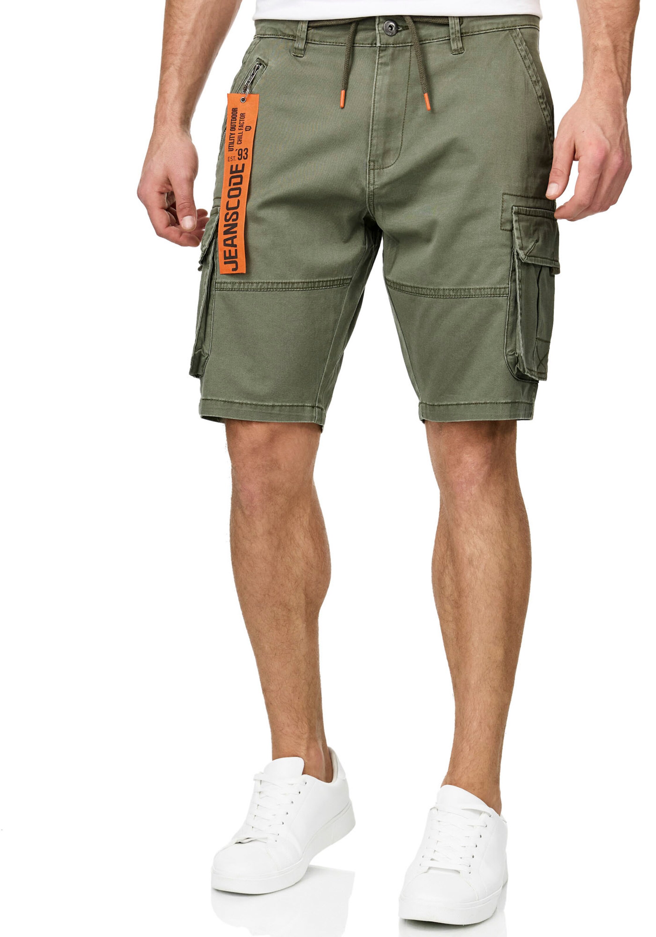 INDICODE JEANS Regular Cargo Pants in Green: front