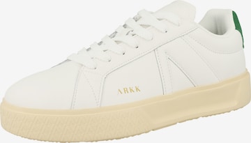 Baskets basses 'Essence' ARKK Copenhagen en blanc : devant