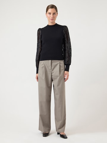 YAS Sweter 'YASDOTME' w kolorze czarny