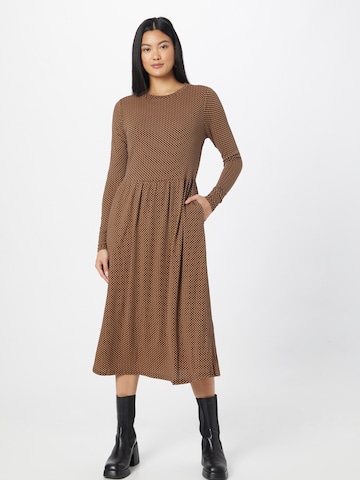 Rochie de la Coster Copenhagen pe maro: față