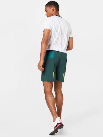 OAKLEY Regular Sportshorts in Grün