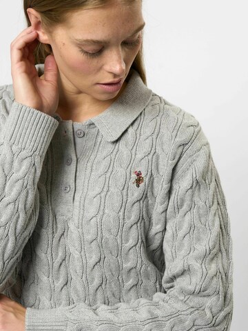 U.S. POLO ASSN. Neulepaita värissä harmaa