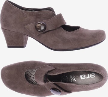 ARA Flats & Loafers in 38 in Brown: front