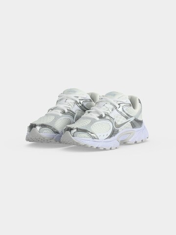 NIKE Sneaker 'V5' in Beige