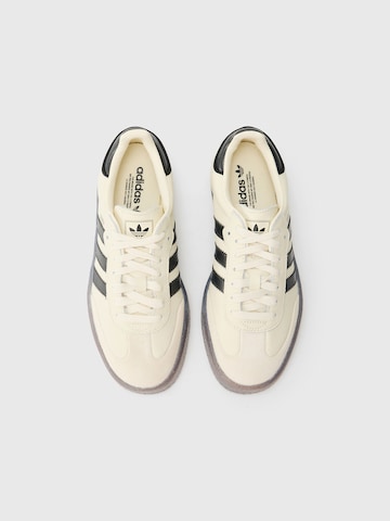 Baskets basses 'SAMBAE' ADIDAS ORIGINALS en blanc