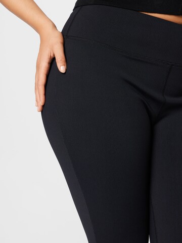 Cotton On Curve Flared Broek in Zwart