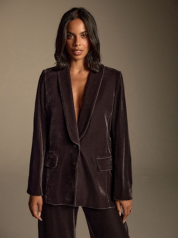 Next Blazers in Bruin: voorkant