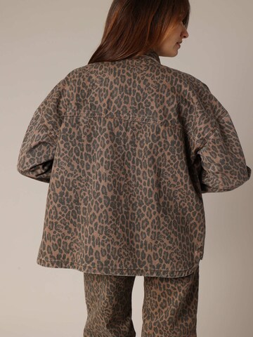 Veste mi-saison 'Camina' Deeluxe en beige
