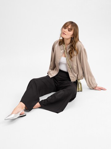 Veste mi-saison 'Jaletta' OPUS en beige
