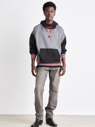 Sweat-shirt 'Dicheck' HUGO en gris