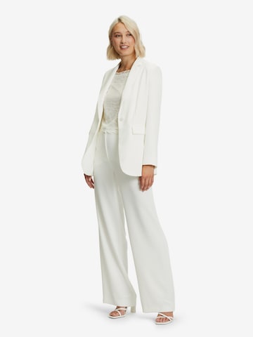 Vera Mont Blazer in White