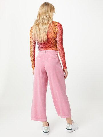 s.Oliver Loose fit Pleat-Front Pants in Pink