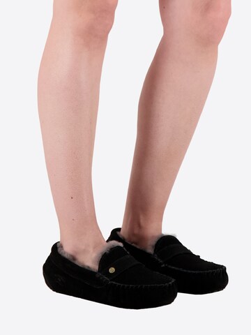 Warmbat Slipper 'Nowra' in Black