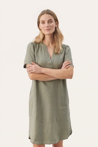 Robe 'Aminase' Part Two en vert : devant