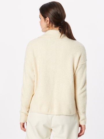 Abercrombie & Fitch Sweater in Beige