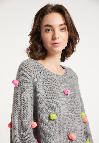 MYMO Sweater in Grey