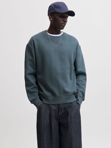 Sweat-shirt 'JJEACE' JACK & JONES en gris : devant