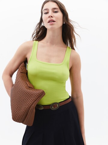 OXXO Top in Green: front
