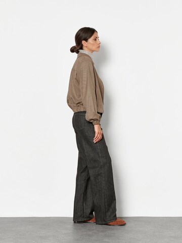 TONI Boot cut Jeans in Grey