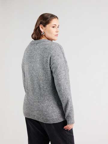 Pulover 'VMCAMOREMIO' de la Vero Moda Curve pe gri