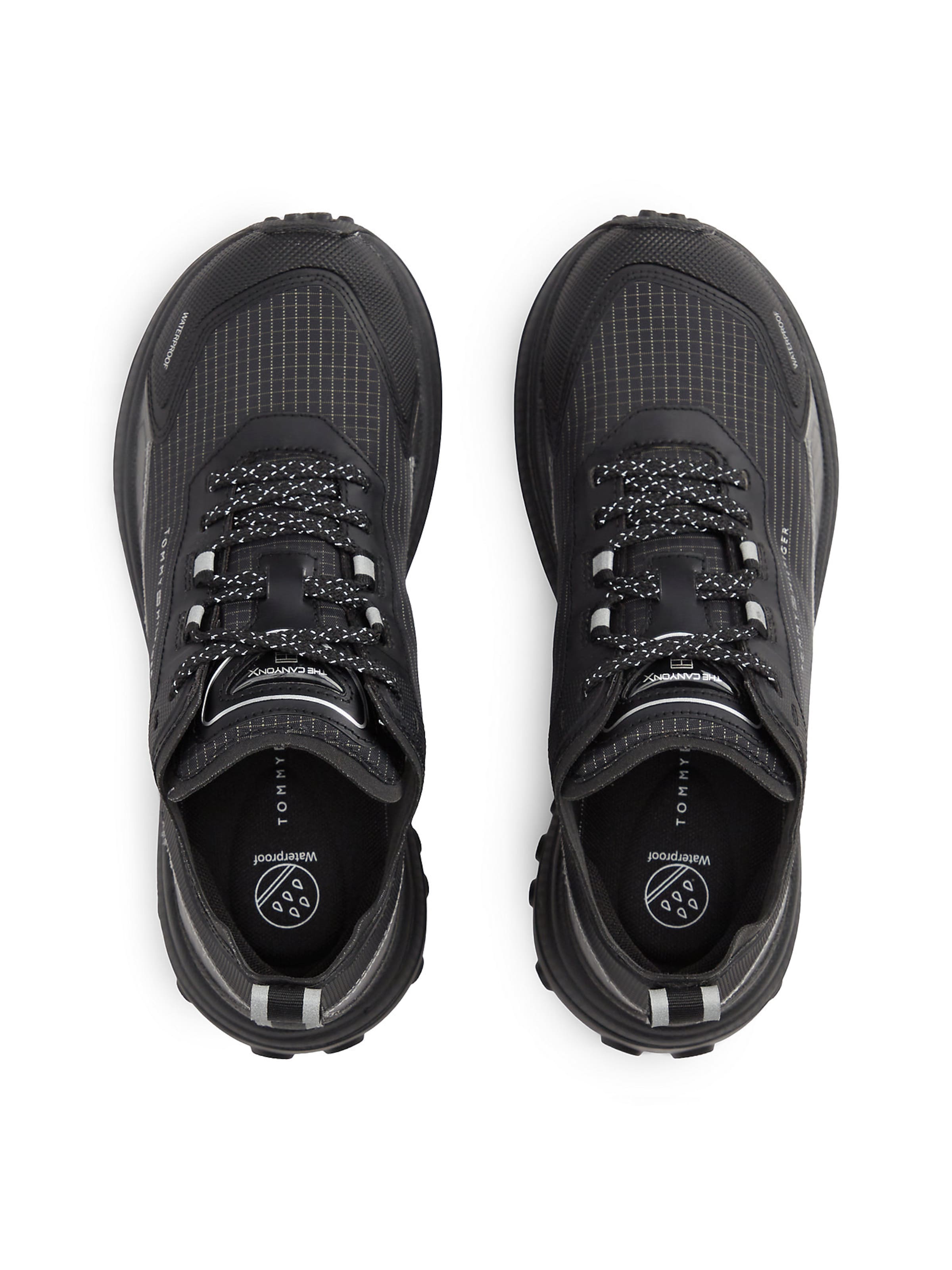 Baskets basses TOMMY HILFIGER en noir