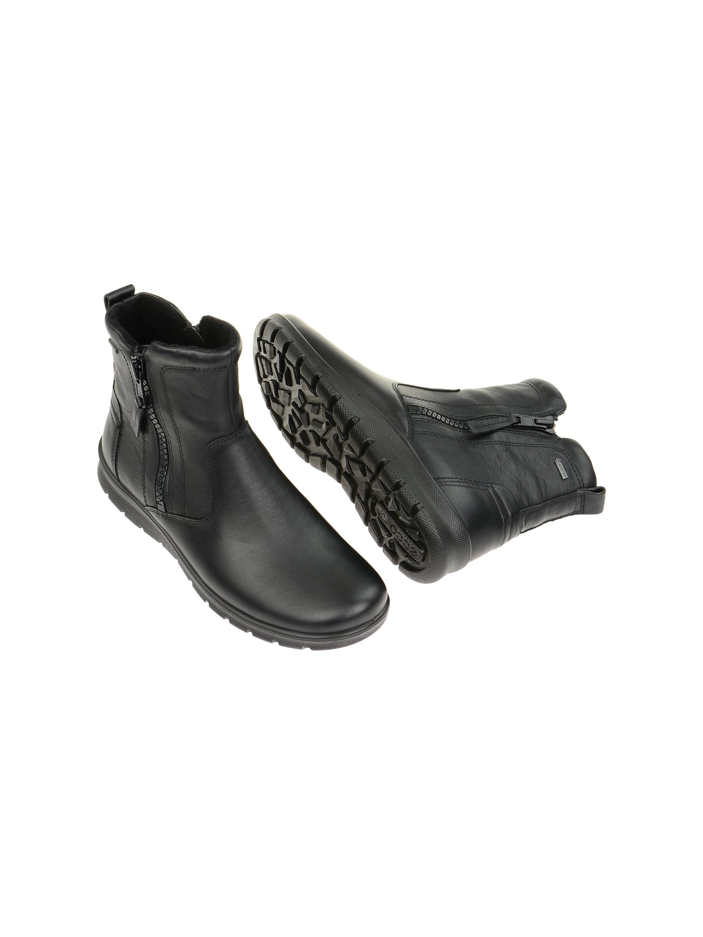 ECCO Boots in Black