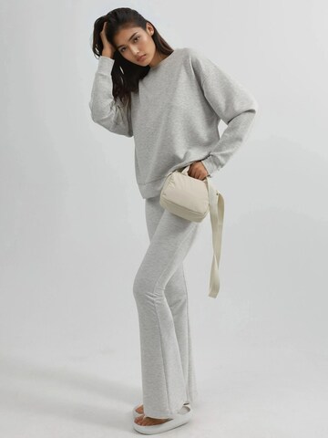 Sweat-shirt Busem en gris