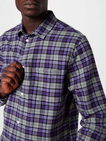 purpurinė WEEKDAY Standartinis modelis Marškiniai 'Wise'