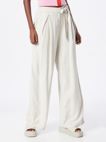 ABOUT YOU Wide leg Veckad byxa 'Ria' i beige: framsida