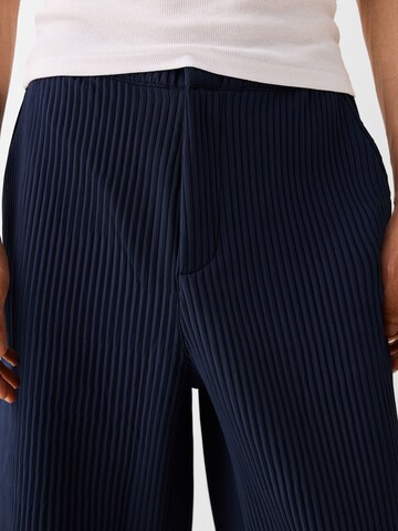 regular Pantaloni di Bershka in blu