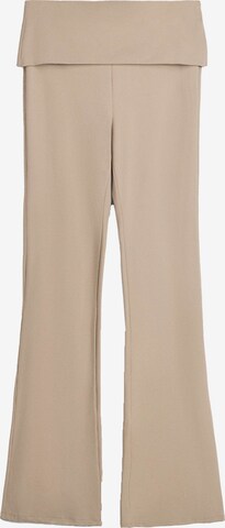 Bershka Flared Pants in Beige: front