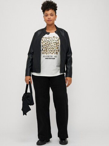 Vero Moda Curve - Camiseta 'VMCCECILIE AVA' en blanco