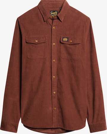 Coupe regular Chemise 'Trailsman' Superdry en marron : devant