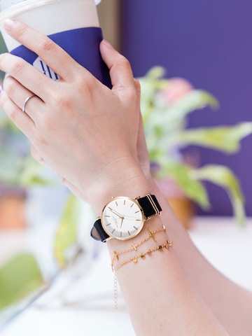 Victoria Hyde Analoog horloge 'Seven Sisters' in Zwart: voorkant