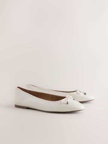 Ballerina con cinturino 'Forever Comfort®' di Next in bianco