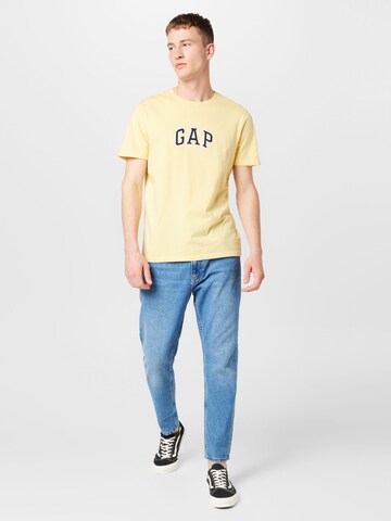 GAP Футболка в Желтый