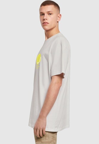 T-Shirt 'Its Tennis Time' Merchcode en gris