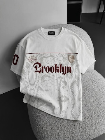 T-Shirt 'Oversize Brooklyn T-shirt - Ecru and Bordeaux' Kleidermafia en beige
